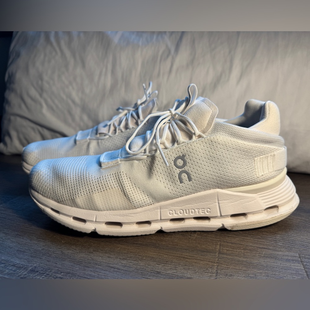 On Cloud Cloudnova, On Running White Sneakers with Cloud Cushioning